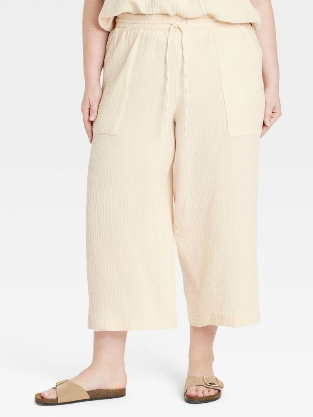 Universal Thread Soft Cream Wide-Leg Crop Pants